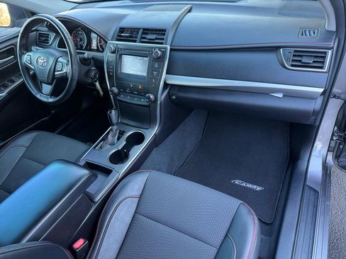 Used 2016 Toyota Camry SE image 17
