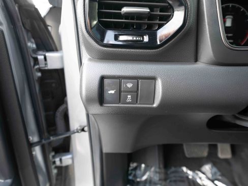 Used 2025 Honda Pilot TrailSport image 11