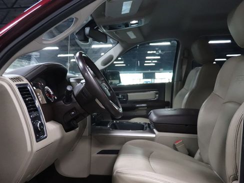 Used 2017 RAM 1500 Laramie w/ Convenience Group image 10