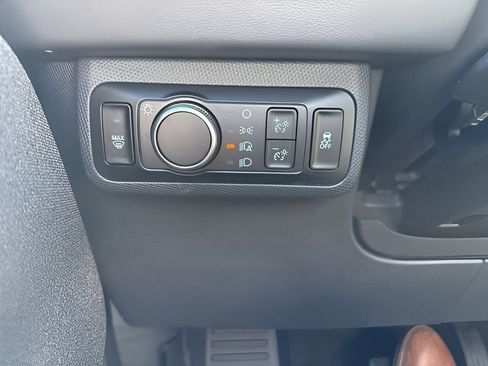 Used 2025 Ford Mustang Mach-E Premium image 17