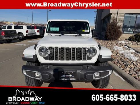 New 2026 Jeep Wrangler Unlimited Sahara AWD/4WD image 2