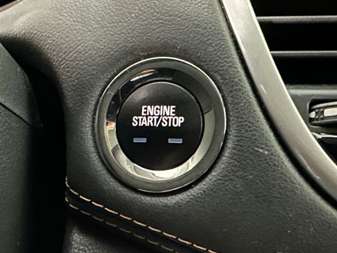 Used 2019 Chevrolet Trax LT w/ LT Convenience Package image 16