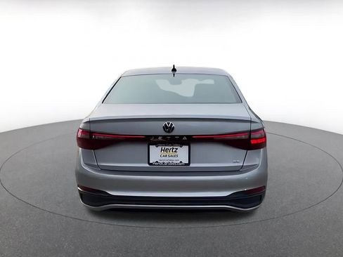 Used 2025 Volkswagen Jetta SE image 12