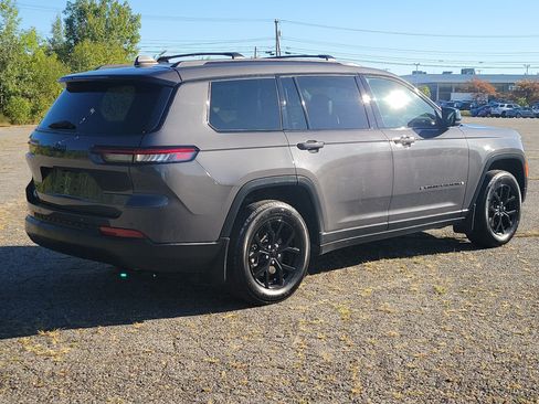 Used 2024 Jeep Grand Cherokee L Altitude AWD/4WD image 5