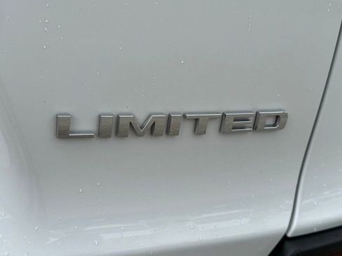 Certified 2022 Jeep Cherokee Limited image 32