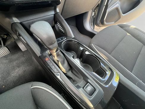 Used 2025 Chevrolet TrailBlazer LT AWD/4WD image 18