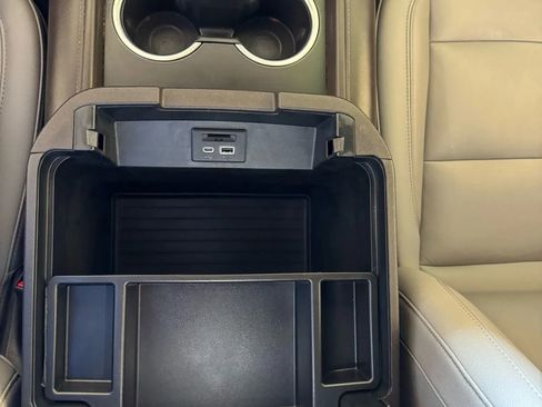 Used 2021 Chevrolet Tahoe Z71 w/ Z71 Off-Road Package image 17