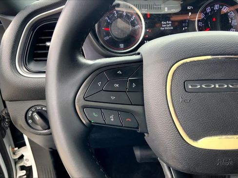 Used 2018 Dodge Challenger SXT image 21