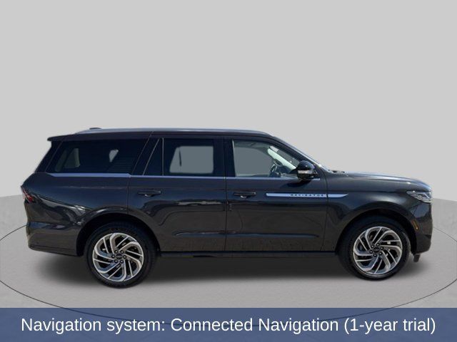 Used 2025 Lincoln Navigator Reserve AWD/4WD image 2