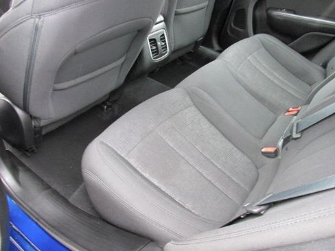 Used 2015 Chrysler 200 Limited w/ Convenience Group image 9