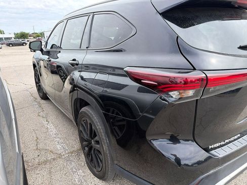 Used 2024 Toyota Highlander XSE FWD image 6