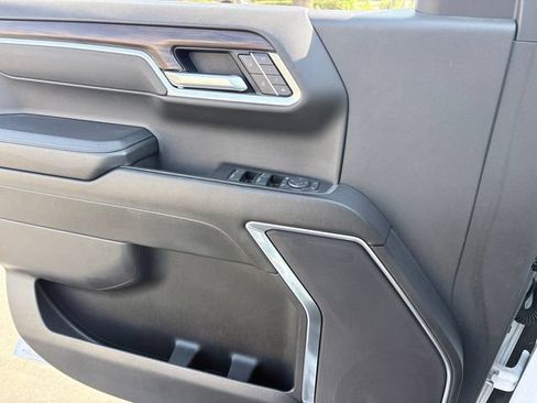 Used 2025 GMC Sierra 1500 SLT RWD image 12
