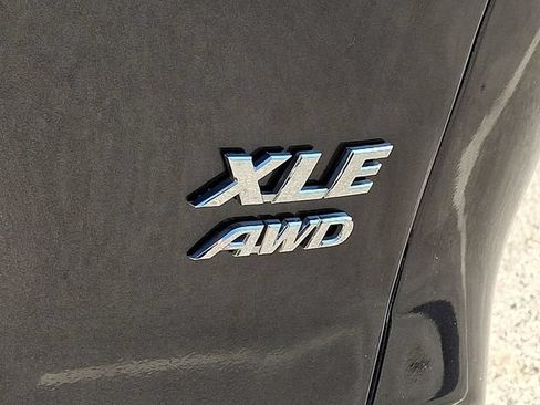 Certified 2021 Toyota RAV4 XLE Premium AWD/4WD image 31