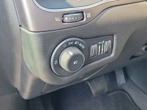 Used 2022 Jeep Cherokee Latitude Lux image 20