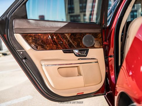 Used 2012 Jaguar XJ image 37