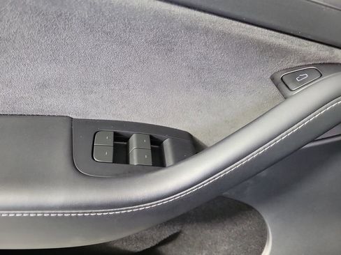 Used 2024 Tesla Model Y Long Range RWD image 15