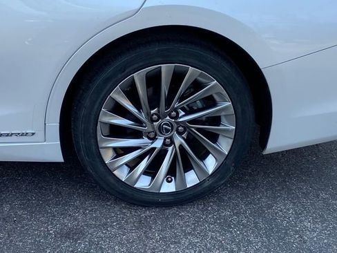 Certified 2020 Lexus ES 300h w/ Accessory Package image 10