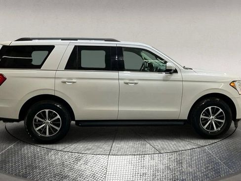 Used 2019 Ford Expedition XLT image 8