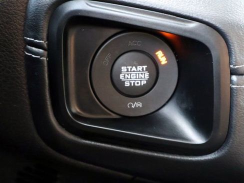 Used 2025 Jeep Wrangler Unlimited Rubicon image 7