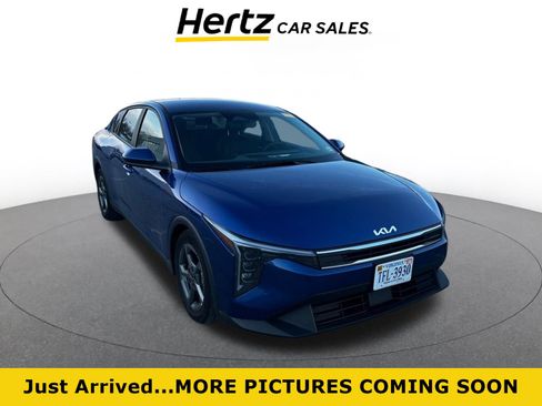 Used 2025 Kia K4 LXS image 1
