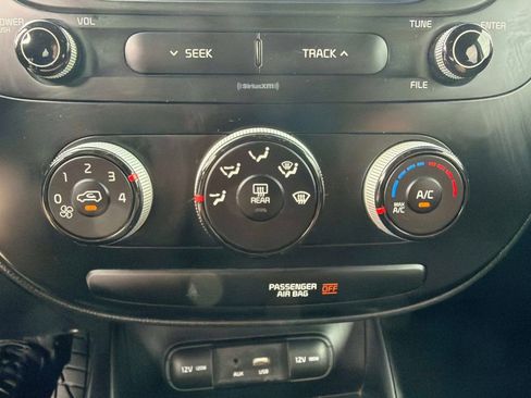 Used 2019 Kia Soul FWD image 26