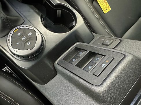 Certified 2025 Ford Bronco Badlands image 43