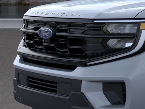 New 2026 Ford Expedition Active image 17