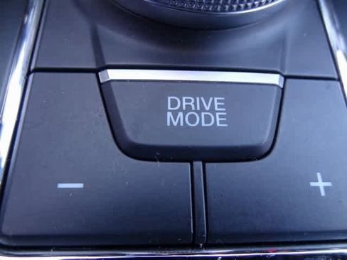 Used 2023 Ford Expedition XLT image 40