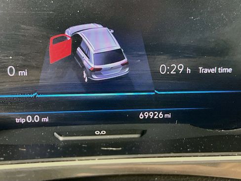Used 2018 Volkswagen Tiguan SEL Premium w/ 3rd Row Seat Package AWD/4WD image 12