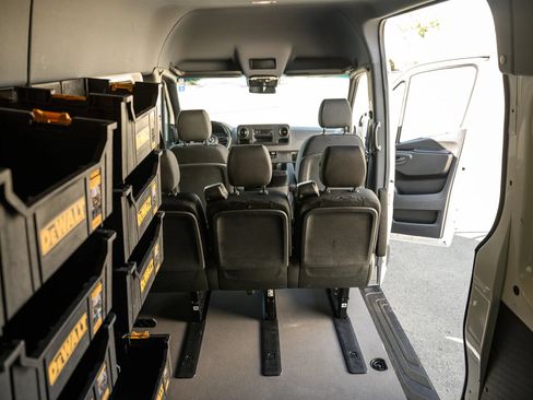 Used 2021 Mercedes-Benz Sprinter 2500 image 29
