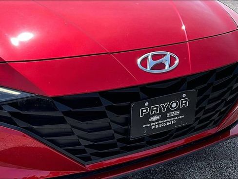 Used 2022 Hyundai Elantra SEL FWD image 32