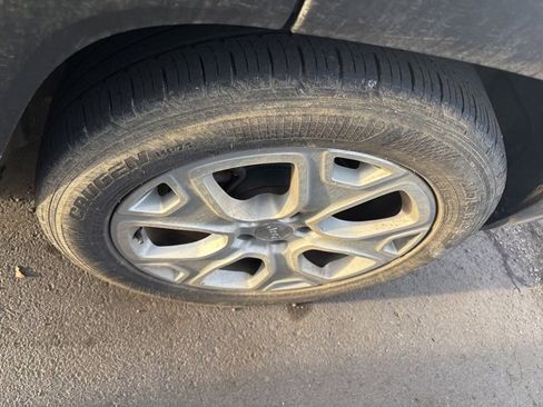 Used 2015 Jeep Renegade Limited w/ Safety & Security Group I image 11