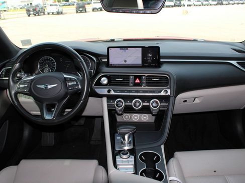Used 2022 Genesis G70 2.0T RWD image 7