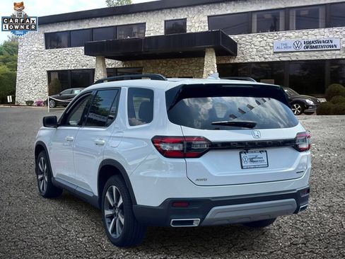 Used 2023 Honda Pilot Touring image 6