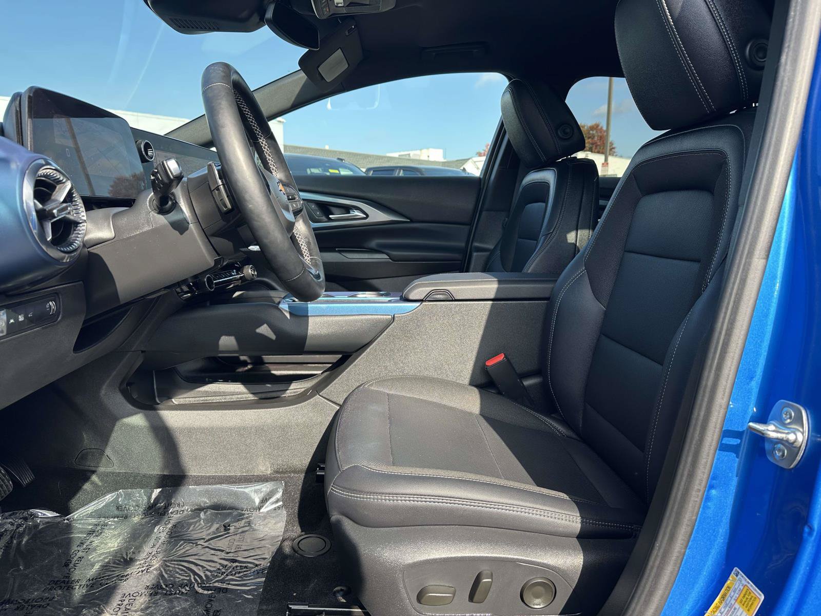 Used 2024 Chevrolet Equinox EV LT FWD image 22