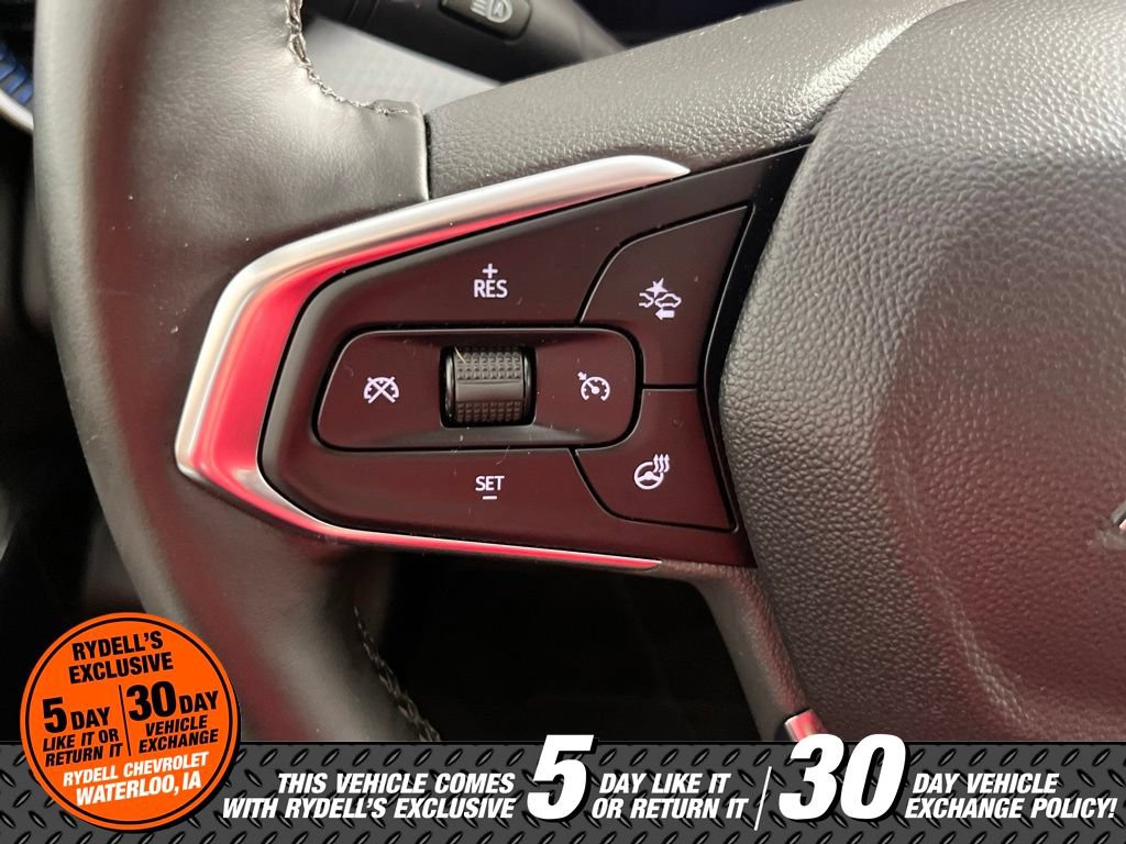 Used 2025 Chevrolet Trax LT w/ LT Convenience Package FWD image 23