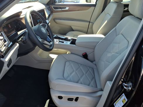 New 2026 Volkswagen Atlas SE image 10