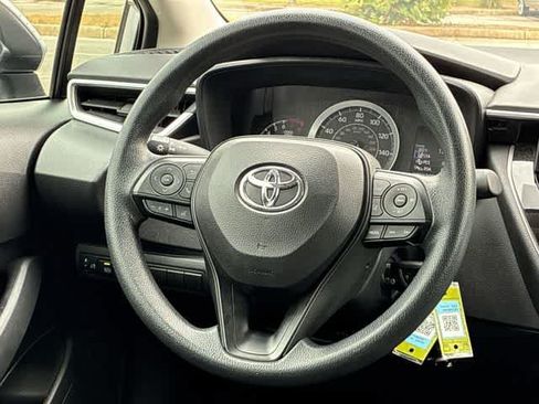 Used 2022 Toyota Corolla LE FWD image 23