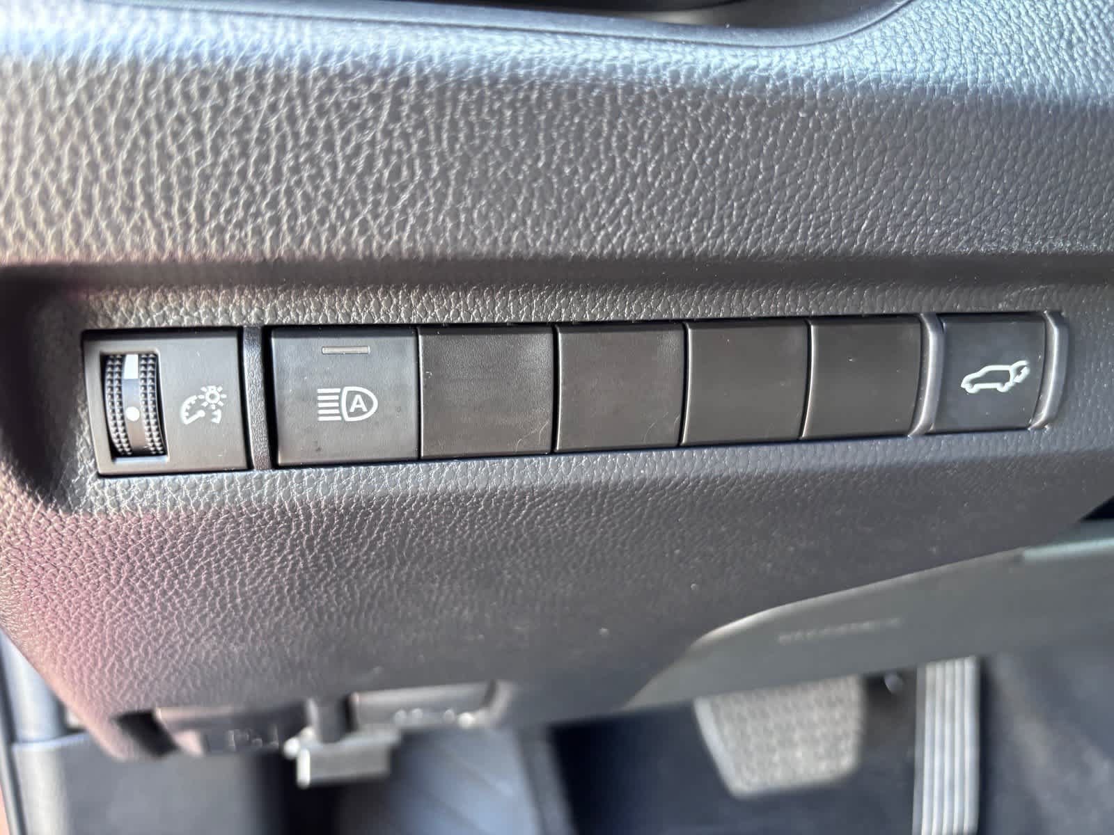 Used 2024 Toyota RAV4 XLE w/ Convenience Package FWD image 21