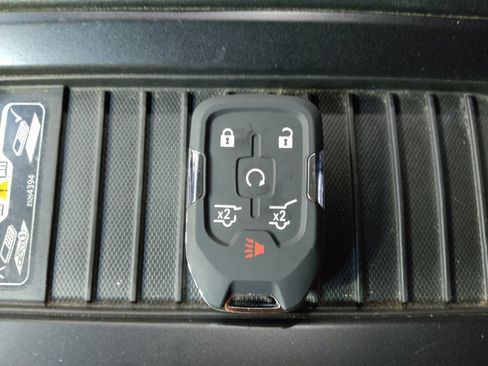 Used 2019 Chevrolet Tahoe Premier AWD/4WD image 32