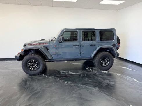 Used 2024 Jeep Wrangler Unlimited Rubicon AWD/4WD image 19