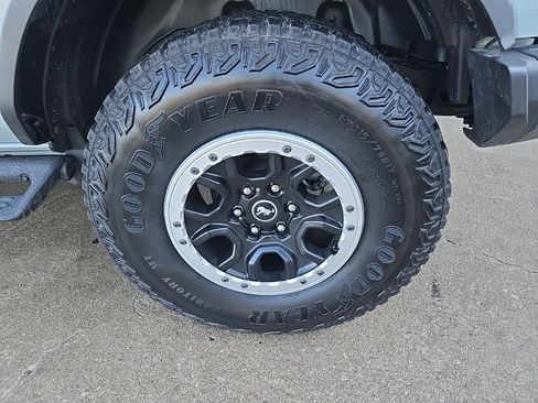 Used 2023 Ford Bronco Badlands w/ Sasquatch Package image 24