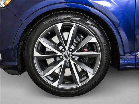 Used 2022 Audi SQ7 Premium Plus w/ SQ7 Executive Package AWD/4WD image 26