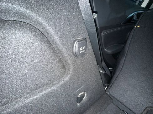 Used 2017 INFINITI QX30 Premium w/ Navigation Package image 27