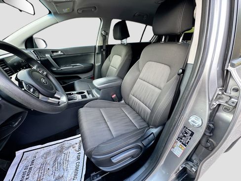 Used 2020 Kia Sportage LX image 18
