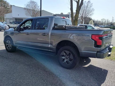 Used 2024 Ford F150 Lightning Lariat image 3