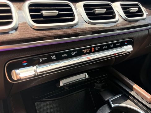 Used 2022 Mercedes-Benz GLS 450 4MATIC image 18