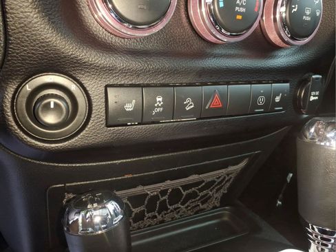 Used 2017 Jeep Wrangler Unlimited Sahara w/ Max Tow Package AWD/4WD image 23