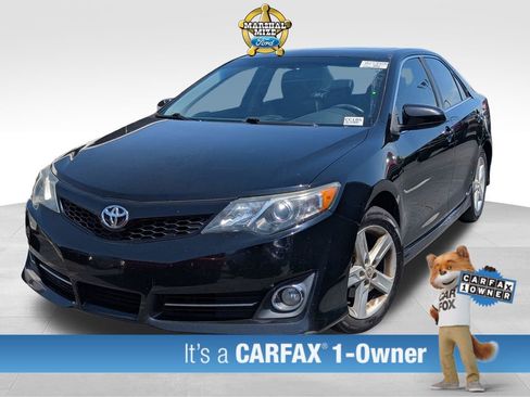 Used 2013 Toyota Camry SE image 1