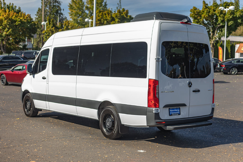 Used 2024 Mercedes-Benz Sprinter 2500 image 9